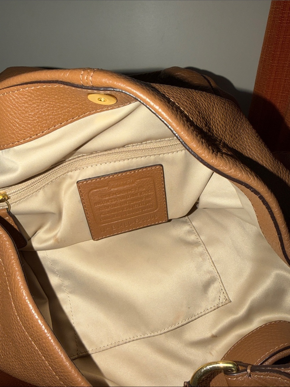 ‼️Coach Avery Leather Hobo Shoulder Bag - Picture 11 of 13